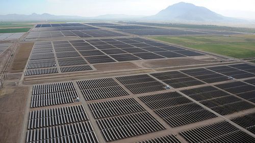 為什么超大型太陽能發電場會這么火?來看看(圖3) 光伏發電站