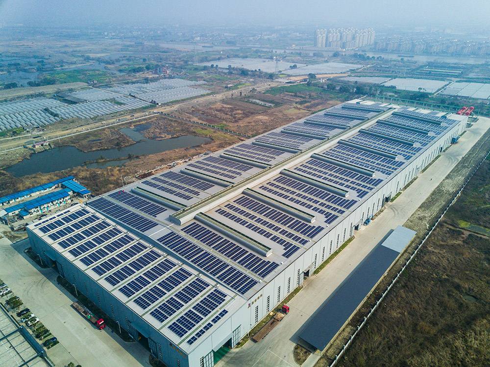 大型廠房屋頂如何判斷能否安裝光伏發(fā)電系統(tǒng)?(圖1) 大型廠房屋頂如何判斷能否安裝光伏發(fā)電系統(tǒng)?(圖1)