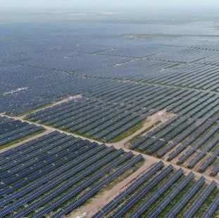 灰塵對光伏發(fā)電有哪些影響以及怎么清除